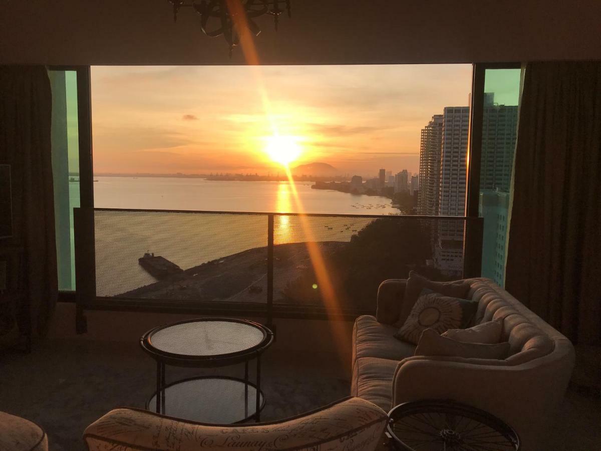 Sunrise Gurney Seaview Luxury Duplex *